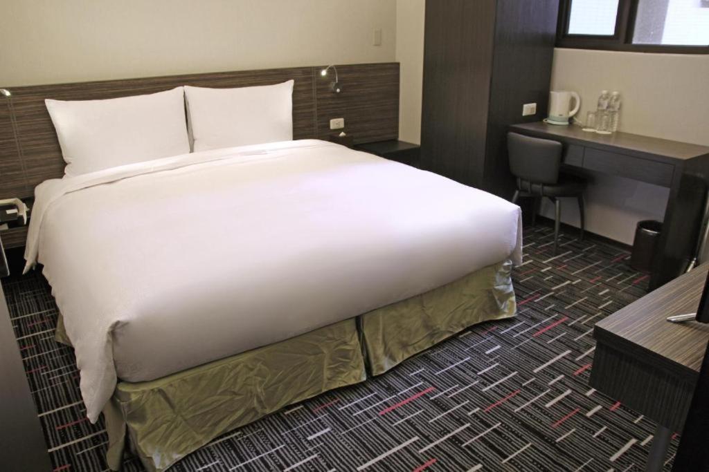 Capital Hotel Songshan Тайпей Екстериор снимка