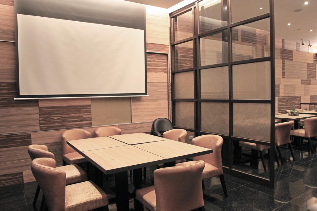 Capital Hotel Songshan Тайпей Екстериор снимка