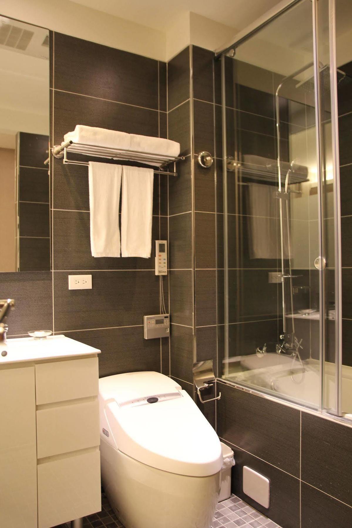 Capital Hotel Songshan Тайпей Екстериор снимка